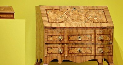 Meble kolbuszowskie na wystawie w Muzeum Zamkowym w Sandomierzu-29816