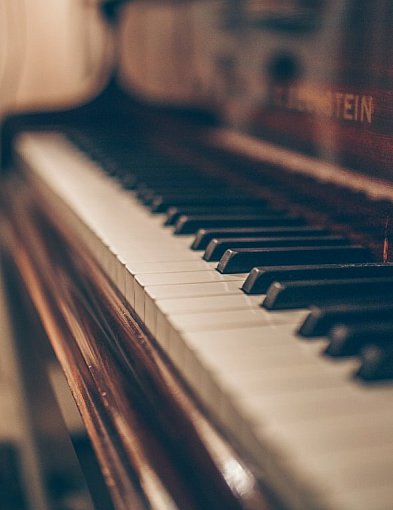 Koncert fortepianowy „About Chopin...”. Maciej Tubis w WDK