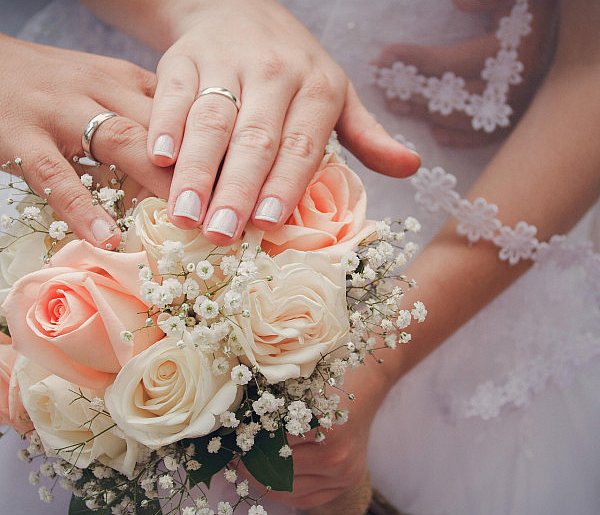 40 tys. zł za ślub i dziecko. PiS chce zachęcać do małżeństw i rodzicielstwa-30281