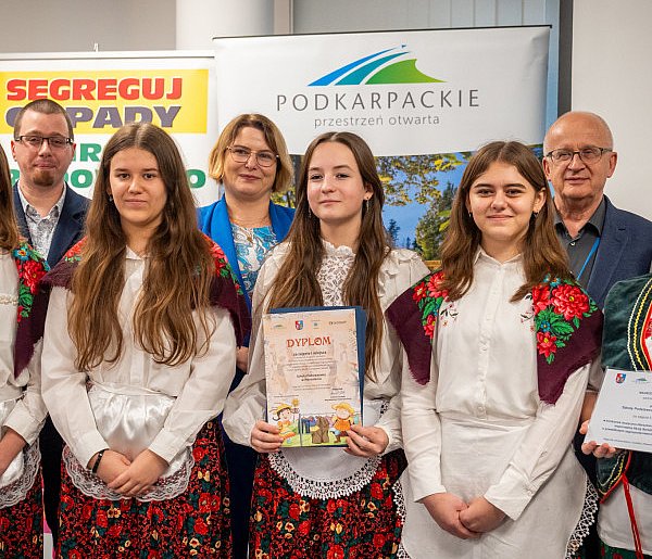 Młodzi twórcy z Podkarpacia pokazali talent w konkursie na ludową przyśpiewkę-30438