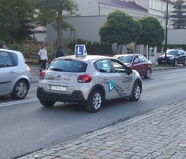 17-latkowie dostaną „prawko”. Nowe przepisy stawiają twarde warunki-31178