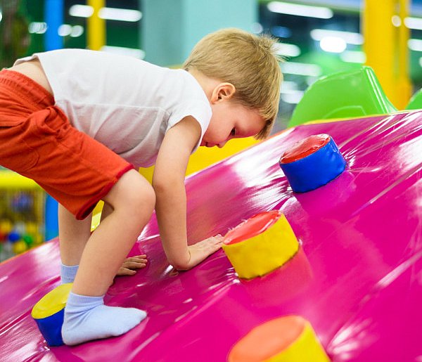 Zostawiasz dziecko w sali zabaw? Urząd wykrył poważne uchybienia-31519