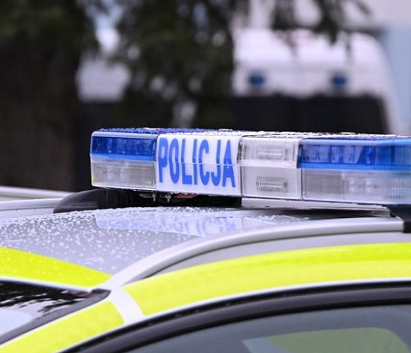 Kierowca audi uciekał przed policją. Co miał na sumieniu?