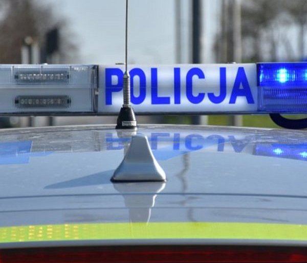 Pijana wsiadła za kierownicę. Wjechała w bariery