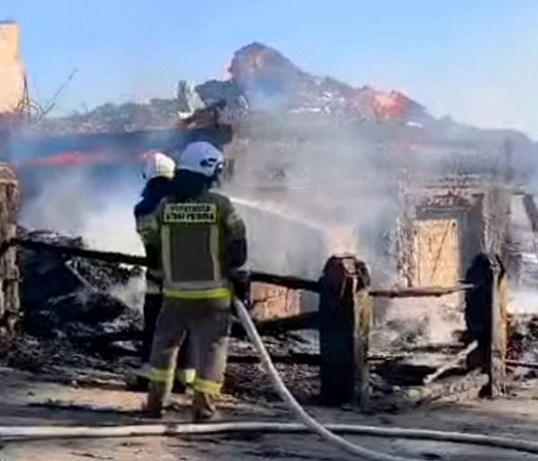 Pożar obiektu wypoczynkowego w Bieszczadach!