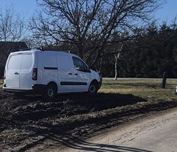 Kierowca peugeota nie zatrzymał się do kontroli