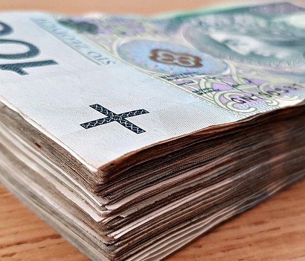 Chciała zainwestować. Straciła majątek