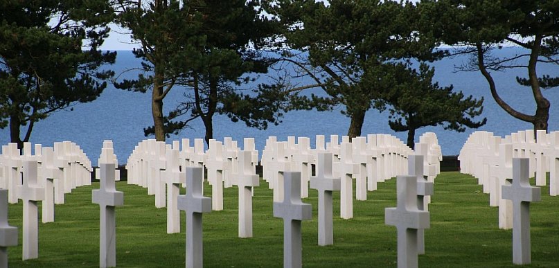 Akcesoria nagrobne do spójnej i trwałej aranżacji miejsca pamięci