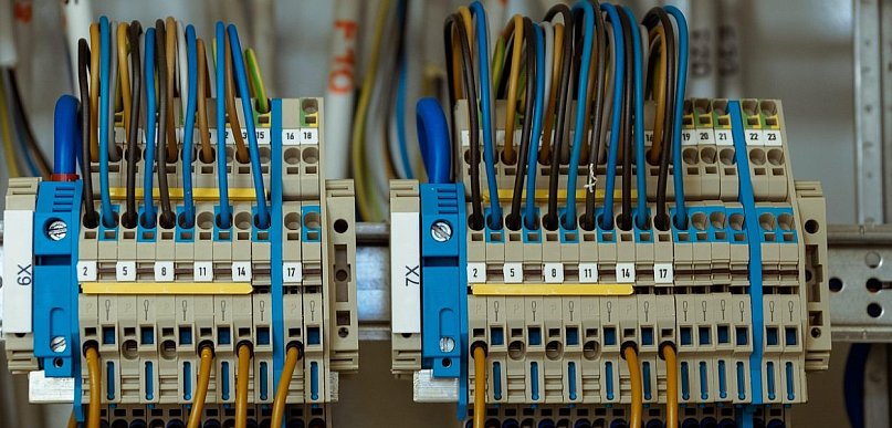 Kompleksowe rozwiązania kablowe dla systemów przemysłowych