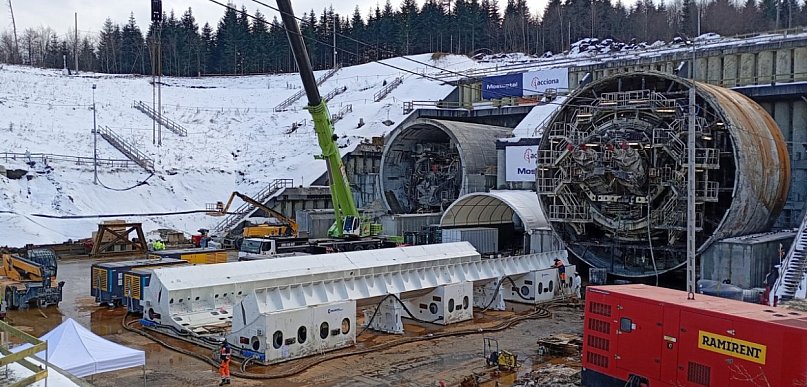 Trudna operacja na S19. Obrót TBM