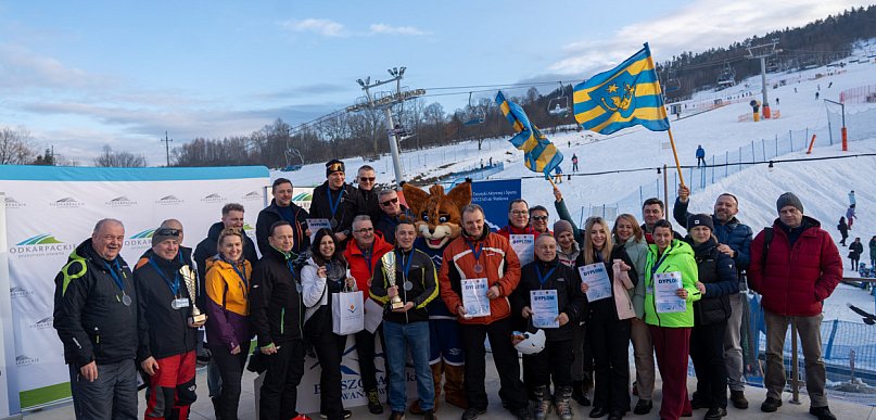 Samorządowcy rywalizowali na stoku. IX Podkarpackie Mistrzostwa Samorządowe