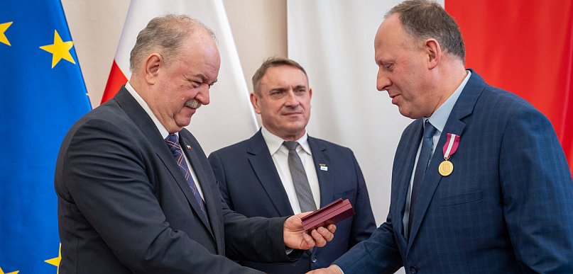 Pracownicy Samorządu Województwa Podkarpackiego odznaczeni medalami