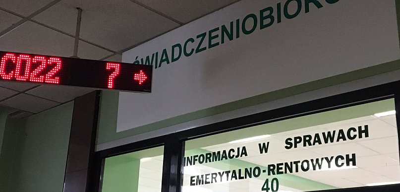 ZUS: od marca emerytury i renty w górę