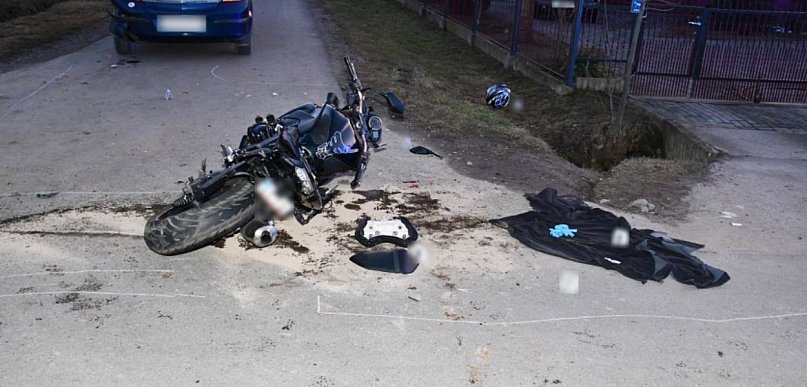 Zderzenie motocykla z oplem. Lądował LPR