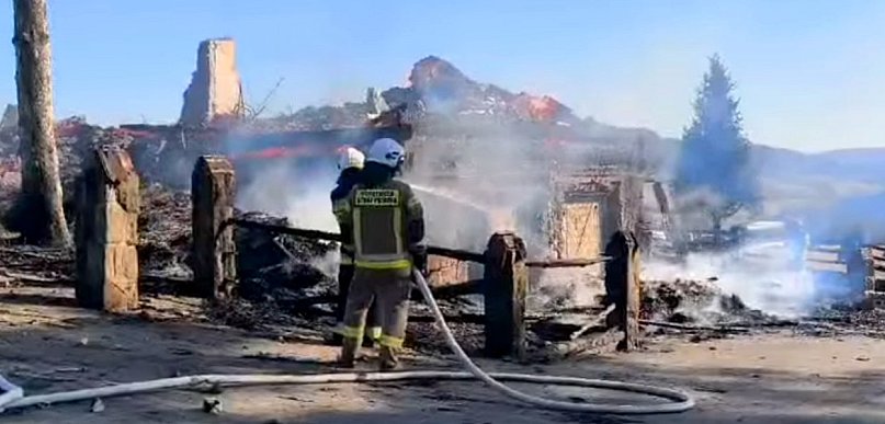 Pożar obiektu wypoczynkowego w Bieszczadach!