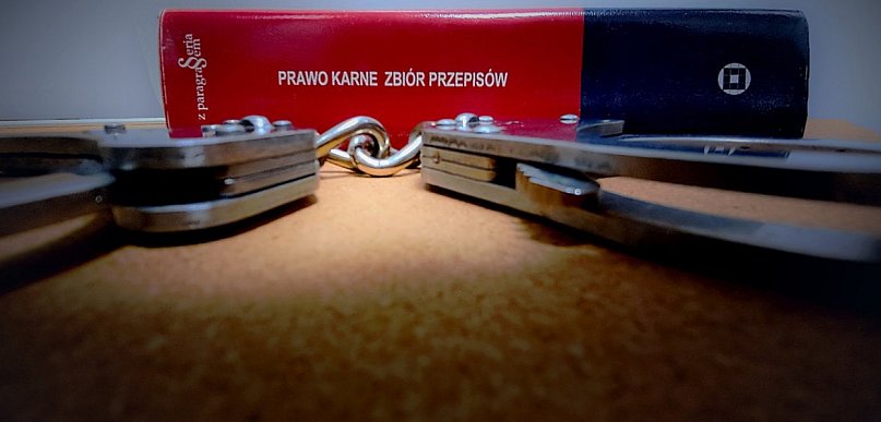 Chcieli zaoszczędzić 129 zł. Usłyszeli zarzuty