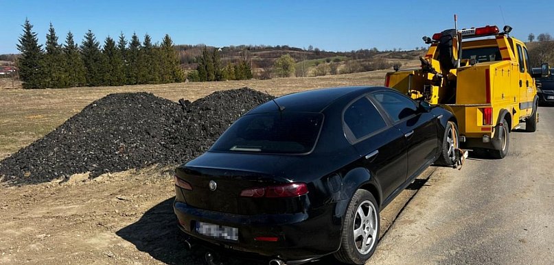 Pijany 24-latek pędził Alfą Romeo