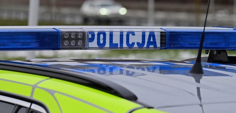 Pijany 51-latek wyjechał w zaparkowany samochód