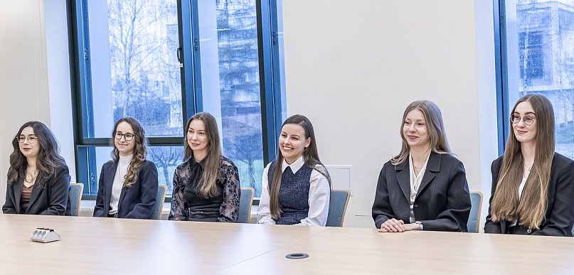 Studenci Politechniki Rzeszowskiej ze stypendiami ministra