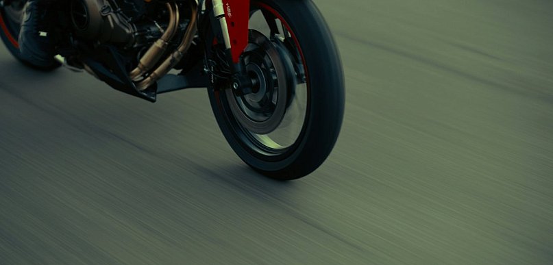 Motocyklista jechał za szybko. Surowa kara