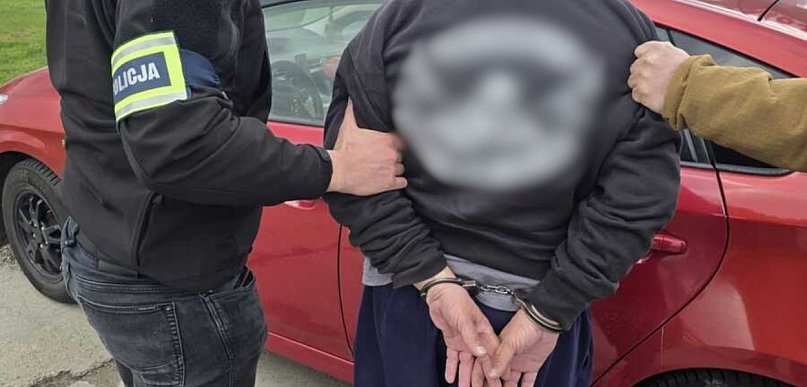 „Odbierak” zatrzymany przez policję. 58-latek trafił do aresztu po oszustwie