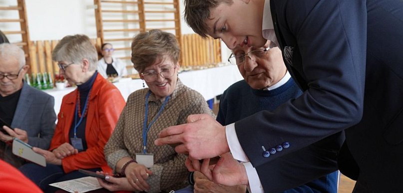 Rzeszowscy licealiści stworzyli chatbota dla seniorów