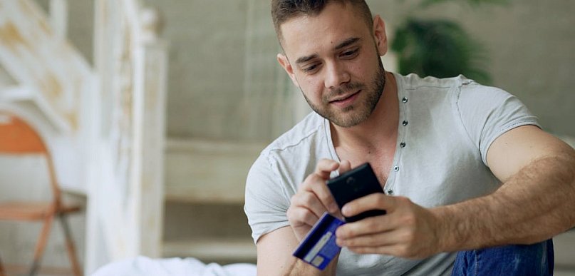 Coraz więcej decyzji finansowych podejmujemy w kilka minut przez telefon