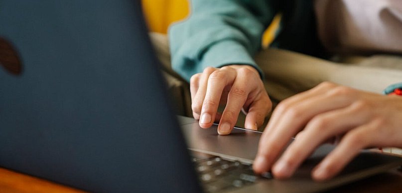 Jak dobra organizacja dokumentów w firmie ułatwia codzienne prowadzenie biznesu