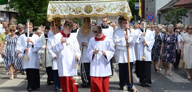 Czy trzeba iść na procesję w Boże Ciało? Oto, kiedy popełnisz grzech