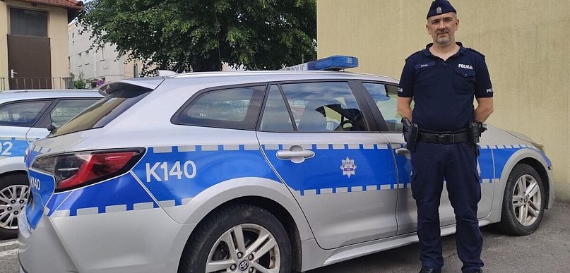 Dramatyczne poszukiwania zakończone sukcesem. Policjant uratował kobietę