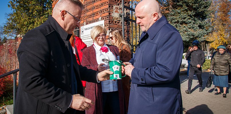 Wojewoda Podkarpacka włączyła się w kwestę na rzecz Towarzystwa Pomocy - 29762