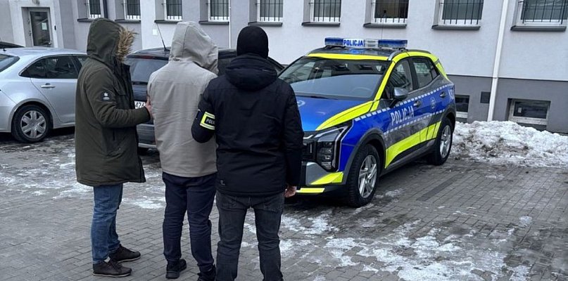 Oszukiwali „na policjanta”. Trzy osoby zatrzymane