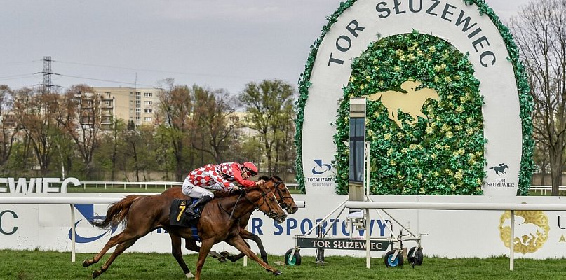 Sezon wyścigowy na Służewcu rozpoczęty. Rekordowa pula nagród i 45 dni gonitw