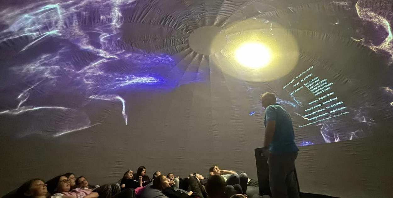 Mobilne planetarium i koncert pod gwiazdami w WDK