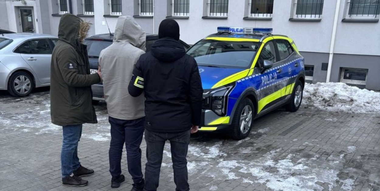 Oszukiwali „na policjanta”. Trzy osoby zatrzymane