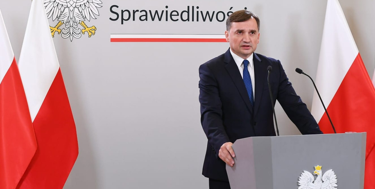 Czarzasty: wniosek ws. nieobecności Ziobry skierowany do komisji; możliwe dotkliwe