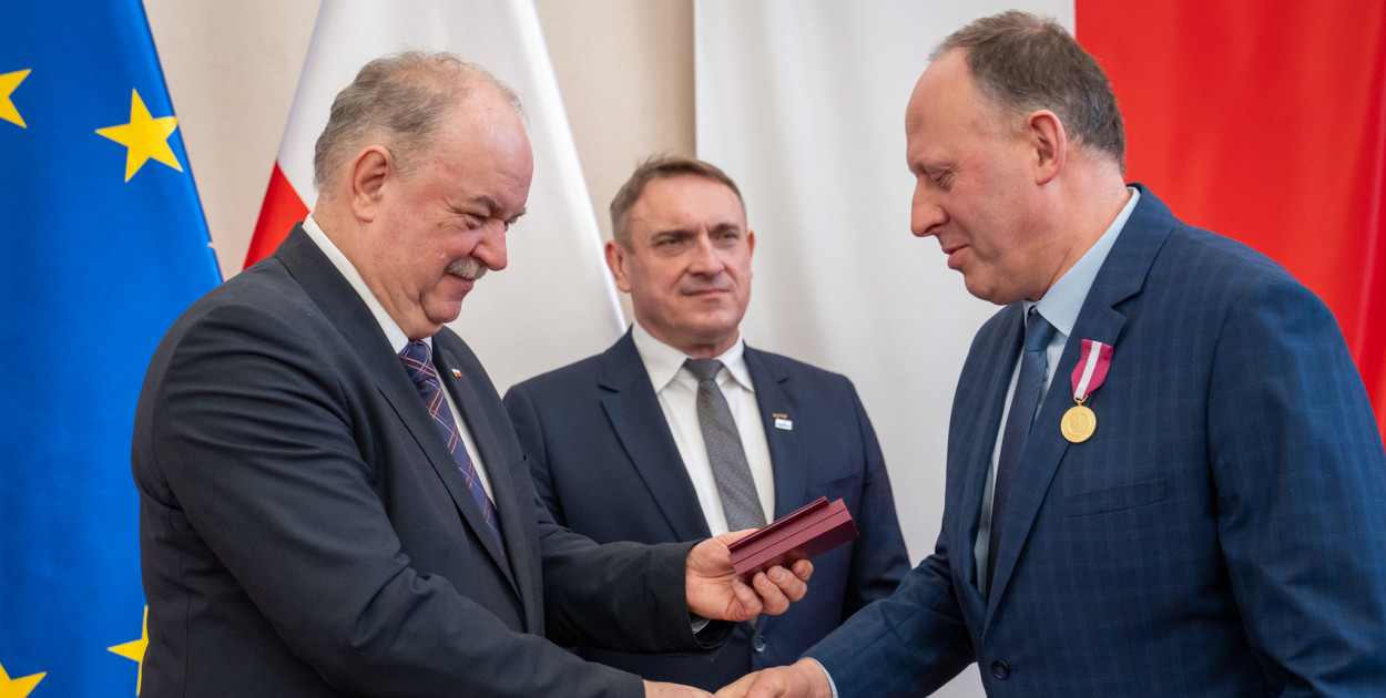 Pracownicy Samorządu Województwa Podkarpackiego odznaczeni medalami