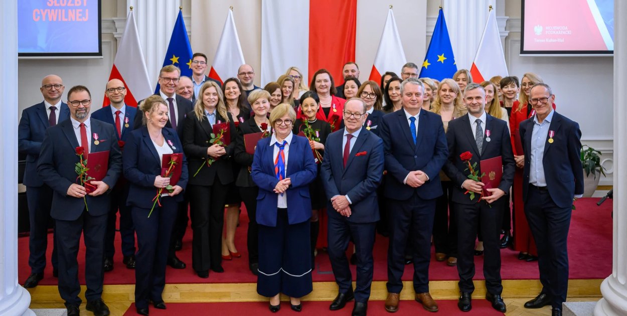 Święto pracowników służby cywilnej. Wojewoda wręczyła medale