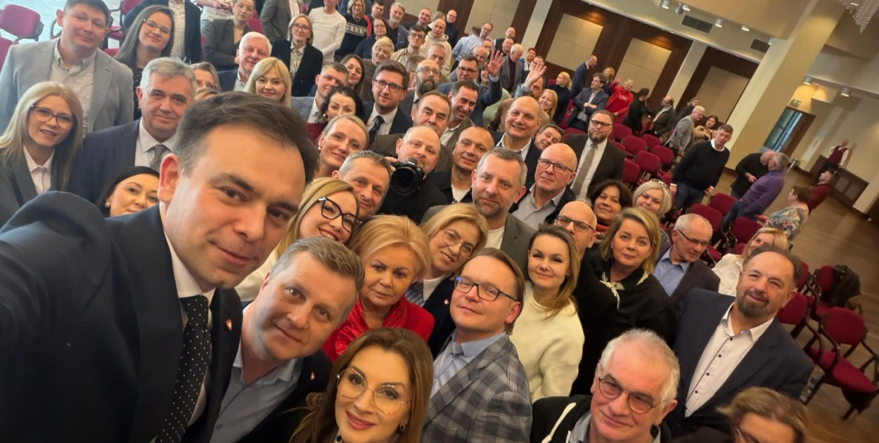 Polityczna mobilizacja w Stalowej Woli i Rzeszowie. SAFE i wybory w KO w centrum