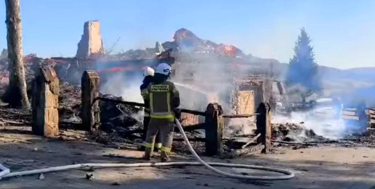 Pożar obiektu wypoczynkowego w Bieszczadach!