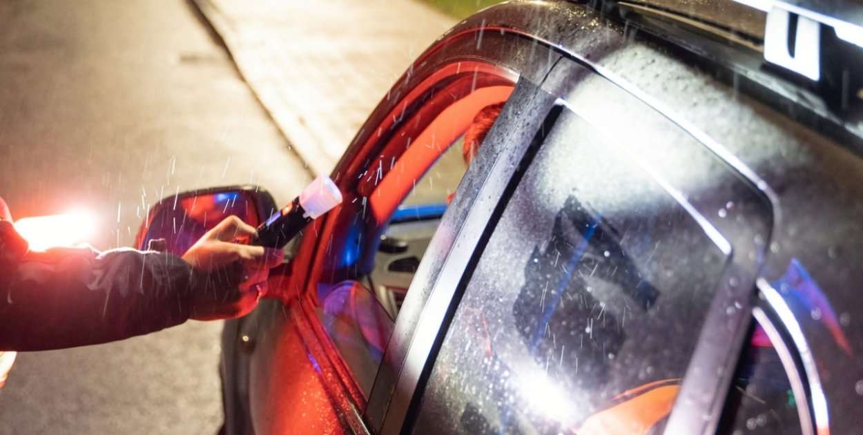 Pijany prowadził jeepa. Nie miał też uprawnień