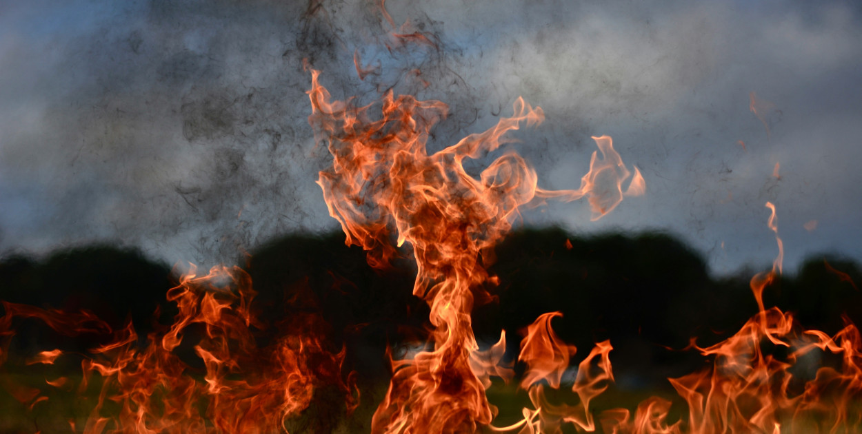 W weekend doszło do 215 pożarów traw