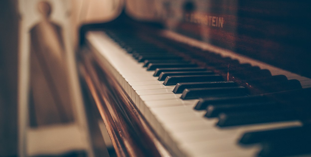 Koncert fortepianowy „About Chopin...”. Maciej Tubis w WDK