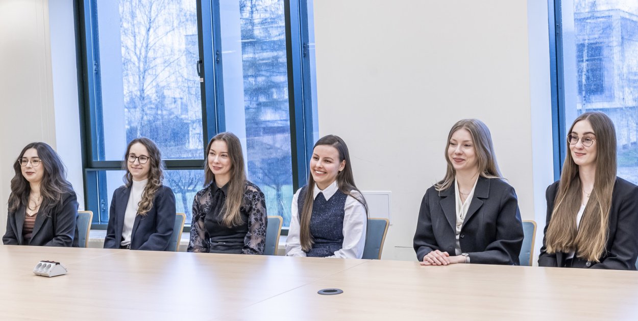 Studenci Politechniki Rzeszowskiej ze stypendiami ministra