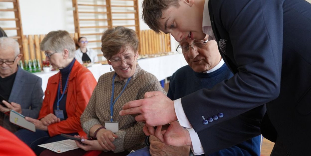 Rzeszowscy licealiści stworzyli chatbota dla seniorów